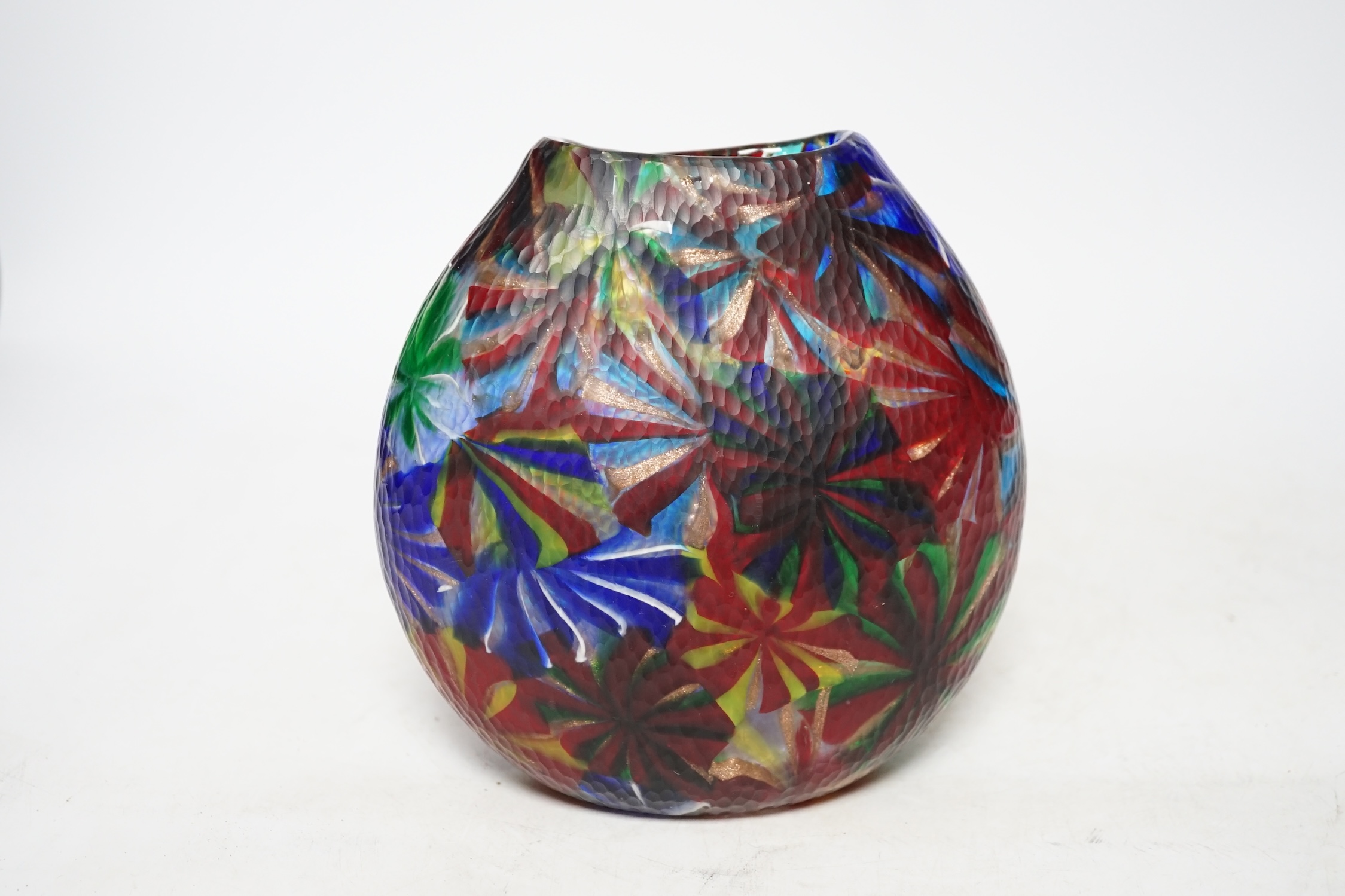 After Pollio Perelda (1915-1984). A Murano glass Murrine Stellato vase, with star shaped mosaic flowerhead, on a battuto ground, dated 2003, 15cms, Please note this lot attracts an additional import tax of 20% on the ham